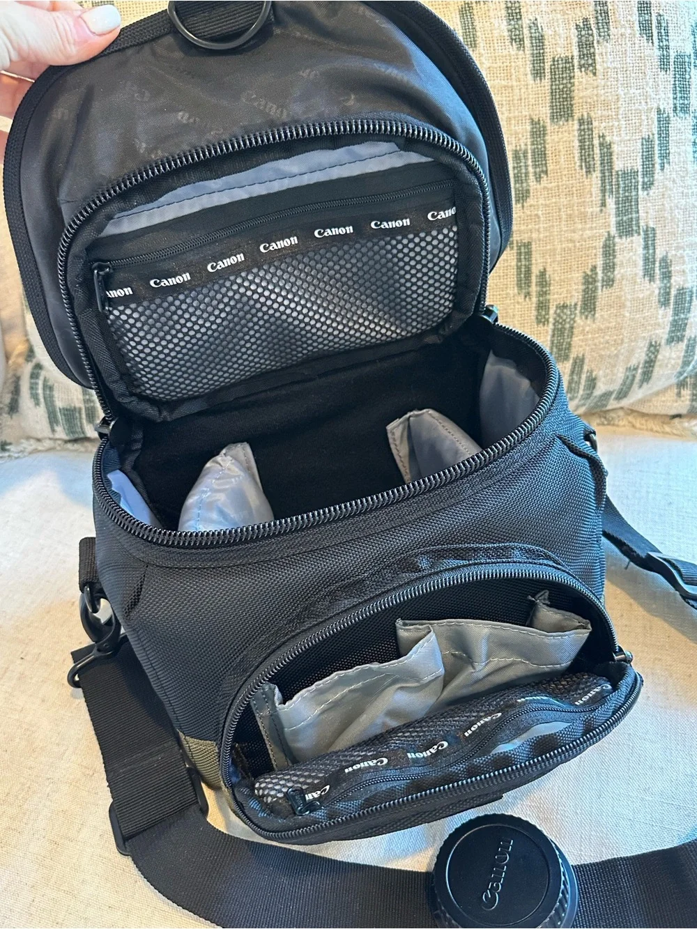Canon Black DSLR Camera Kit with Black Carrying Bag
